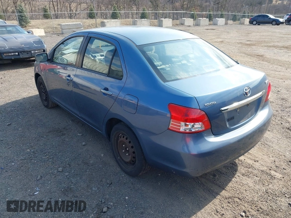 2009 Toyota Yaris z VIN JTDBT903394041534, wystawiony jako IAAI lot #41765943 z przebiegiem 148 100 mil mil oraz . Historia ofert i sprzedaży dostępna na DreamBid. Obrazek 3.