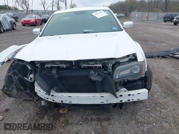 2013 Chrysler 300 S z VIN 2C3CCAGT5DH733211, wystawiony jako IAAI lot #42029043 z przebiegiem 144 414 mil mil oraz . Historia ofert i sprzedaży dostępna na DreamBid. Obrazek 6.