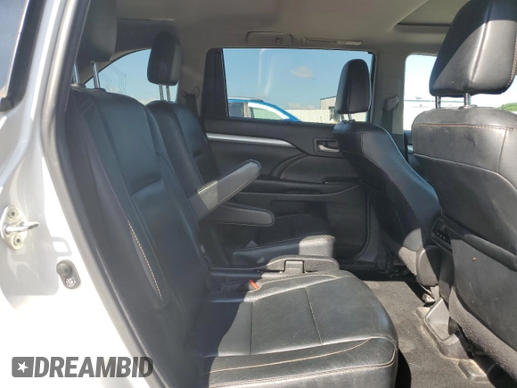 2017 Toyota Highlander XLE with VIN 5TDJZRFHXHS444894, listed as a Copart auction lot 61237735 with 151,073 mi miles and Salvage title. Bid and sale history available at DreamBid. Image 11.