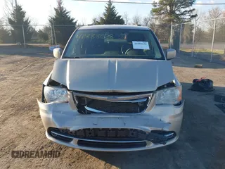 2015 Chrysler Town & Country Touring with VIN 2C4RC1BG8FR537647, listed as a IAAI auction lot 41888638 with 146,866 mi miles. Bid and sale history available at carsss.com. Image 12.