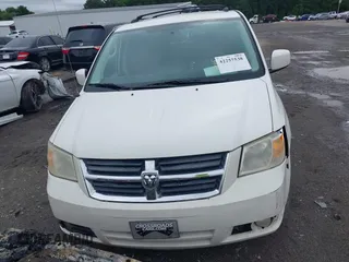 2010 Dodge Grand Caravan SXT z VIN 2D4RN5D18AR247124, wystawiony jako IAAI lot #42257538 z przebiegiem 197 443 mil mil oraz . Historia ofert i sprzedaży dostępna na DreamBid. Obrazek 12.