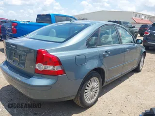 2004 Volvo S40 z VIN YV1MS382342027300, wystawiony jako IAAI lot #42359284 z przebiegiem 182 297 mil mil oraz . Historia ofert i sprzedaży dostępna na DreamBid. Obrazek 4.