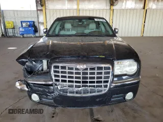 2007 Chrysler 300 C z VIN 2C3LA63H67H776240, wystawiony jako Copart lot #54267355 z przebiegiem 121 357 mil mil oraz Szkoda całkowita • Salvage title. Historia ofert i sprzedaży dostępna na DreamBid. Obrazek 5.