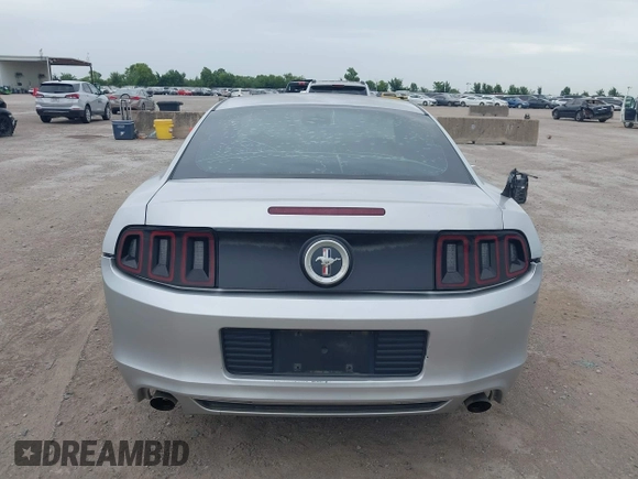 2014 Ford Mustang V6 z VIN 1ZVBP8AM3E5228599, wystawiony jako IAAI lot #42656325 z przebiegiem 185 188 mil mil oraz . Historia ofert i sprzedaży dostępna na DreamBid. Obrazek 16.