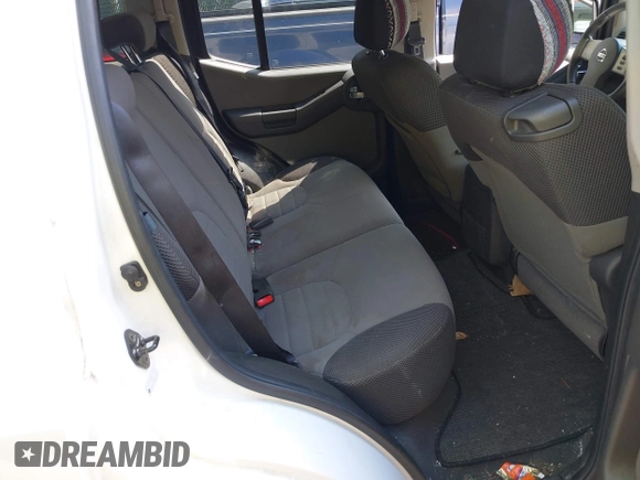 2006 Nissan Xterra S z VIN 5N1AN08W66C542611, wystawiony jako IAAI lot #42278440 z przebiegiem 228 688 mil mil oraz . Historia ofert i sprzedaży dostępna na DreamBid. Obrazek 8.