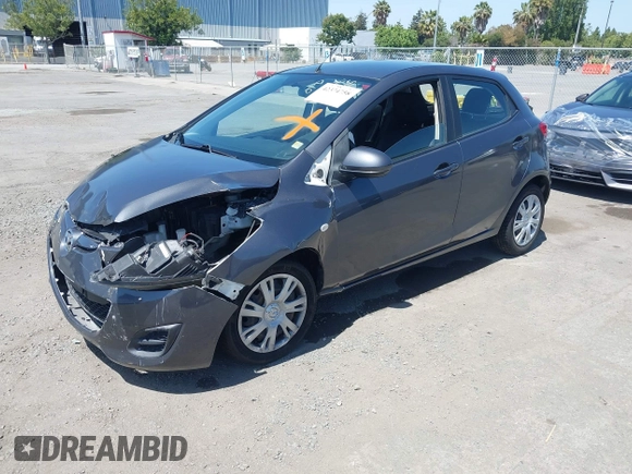 2014 Mazda 2 Sport z VIN JM1DE1KY8E0172828, wystawiony jako IAAI lot #42374758 z przebiegiem 120 180 mil mil oraz . Historia ofert i sprzedaży dostępna na DreamBid. Obrazek 16.