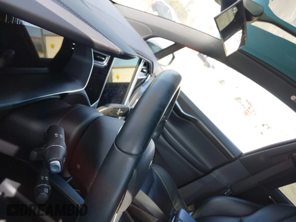 2016 Tesla Model X 70D with VIN 5YJXCAE26GF027267, listed as a IAAI auction lot 41915898 with Not Provided miles and . Bid and sale history available at DreamBid. Image 7.