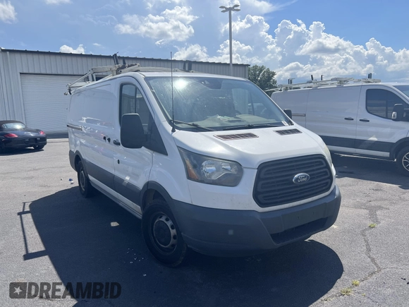 2016 Ford Transit Cargo z VIN 1FTYE1YM5GKB48743, wystawiony jako IAAI lot #42849622 z przebiegiem 200 188 mil mil oraz . Historia ofert i sprzedaży dostępna na DreamBid. Obrazek 5.
