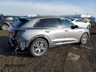 2021 Audi e-tron Prestige z VIN WA1VAAGE7MB017523, wystawiony jako Copart lot #36704493 z przebiegiem 8 204 mil mil oraz . Historia ofert i sprzedaży dostępna na DreamBid. Obrazek 3.