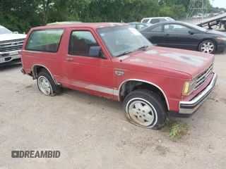 1988 Chevrolet Blazer z VIN 1GNCT18R4J0101533, wystawiony jako IAAI lot #42506139 z przebiegiem 105 474 mil mil oraz . Historia ofert i sprzedaży dostępna na DreamBid. Obrazek 1.