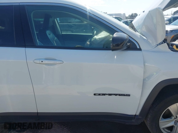 2022 Jeep Compass Latitude with VIN 3C4NJCBB0NT187365, listed as a IAAI auction lot 41691559 with 93,576 mi miles and . Bid and sale history available at carsss.com. Image 6.