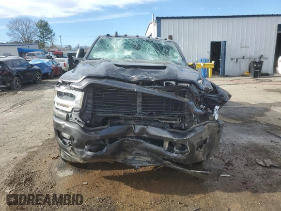 2023 Ram 2500 Laramie z VIN 3C6UR5FL3PG540235, wystawiony jako Copart lot #46997225 z przebiegiem 73 442 mil mil oraz Szkoda całkowita • Salvage title. Historia ofert i sprzedaży dostępna na DreamBid. Obrazek 5.