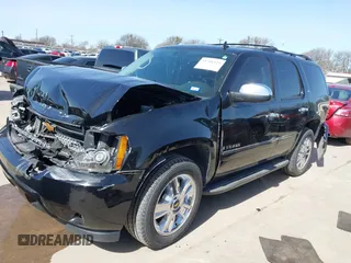 2009 Chevrolet Tahoe LTZ z VIN 1GNFC33J69R285570, wystawiony jako IAAI lot #41701424 z przebiegiem 165 811 mil mil oraz . Historia ofert i sprzedaży dostępna na DreamBid. Obrazek 17.