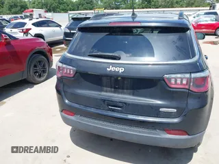 2017 Jeep Compass Latitude z VIN 3C4NJCBB7HT690833, wystawiony jako IAAI lot #42104792 z przebiegiem 64 272 mil mil oraz . Historia ofert i sprzedaży dostępna na DreamBid. Obrazek 16.