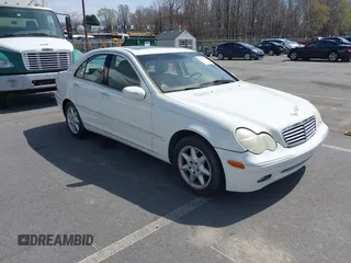 2004 Mercedes-Benz C 240 z VIN WDBRF81JX4F466824, wystawiony jako IAAI lot #41830540 z przebiegiem 53 551 mil mil oraz . Historia ofert i sprzedaży dostępna na DreamBid. Obrazek 1.