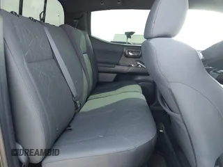 2017 Toyota Tacoma SR5 z VIN 3TMAZ5CN2HM047103, wystawiony jako IAAI lot #42344844 z przebiegiem 88 090 mil mil oraz . Historia ofert i sprzedaży dostępna na DreamBid. Obrazek 8.