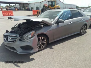 2014 Mercedes-Benz E 350 Sport z VIN WDDHF5KB2EA804546, wystawiony jako IAAI lot #42753310 z przebiegiem 182 861 mil mil oraz . Historia ofert i sprzedaży dostępna na DreamBid. Obrazek 18.
