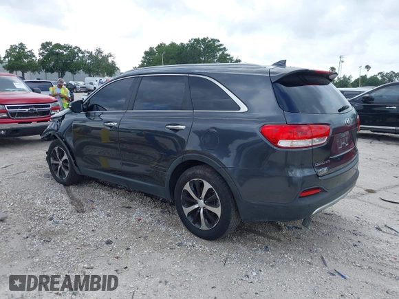 2017 Kia Sorento EX z VIN 5XYPH4A50HG236629, wystawiony jako IAAI lot #42381772 z przebiegiem 103 868 mil mil oraz . Historia ofert i sprzedaży dostępna na DreamBid. Obrazek 3.