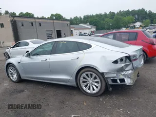2018 Tesla Model S 75D с VIN 5YJSA1E26JF264767, выставлен на аукционе IAAI как лот 42434614 с пробегом 38 054 миль миль и . История ставок и продаж доступна на DreamBid. Изображение 15.