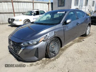 2024 Nissan Sentra S z VIN 3N1AB8BV6RY303974, wystawiony jako Copart lot #59306595 z przebiegiem 18 283 mil mil oraz Czysty tytuł • Clean title. Historia ofert i sprzedaży dostępna na DreamBid. Obrazek 1.