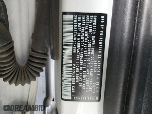 2018 Volkswagen Beetle S z VIN 3VW5DAAT3JM514865, wystawiony jako Copart lot #41675185 z przebiegiem Nie podano mil oraz Szkoda całkowita • Salvage title. Historia ofert i sprzedaży dostępna na DreamBid. Obrazek 14.