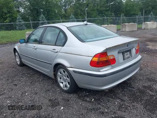 2005 BMW 3 Series 325i z VIN WBAET37495NJ88337, wystawiony jako IAAI lot #42538116 z przebiegiem Nie podano mil oraz . Historia ofert i sprzedaży dostępna na DreamBid. Obrazek 3.