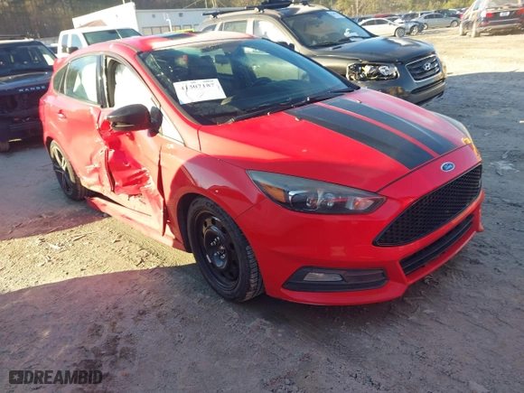 2015 Ford Focus ST with VIN 1FADP3L98FL238958, listed as a IAAI auction lot 41307187 with 162,927 mi miles. Bid and sale history available at carsss.com. Image 1.