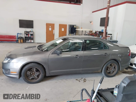 2010 Ford Fusion SE with VIN 3FAHP0HA8AR253165, listed as a IAAI auction lot 41887383 with 234,402 mi miles. Bid and sale history available at carsss.com. Image 14.