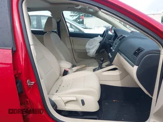 2010 Volkswagen Jetta Limited Edition с VIN 3VWRX7AJ6AM158664, выставлен на аукционе IAAI как лот 42205340 с пробегом 120 002 миль миль и . История ставок и продаж доступна на DreamBid. Изображение 5.