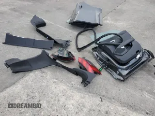 2023 Audi e-tron GT Premium Plus z VIN WAUCJBFW4P7005802, wystawiony jako Copart lot #84640904 z przebiegiem Nie podano mil oraz Szkoda całkowita • Salvage title. Historia ofert i sprzedaży dostępna na DreamBid. Obrazek 12.