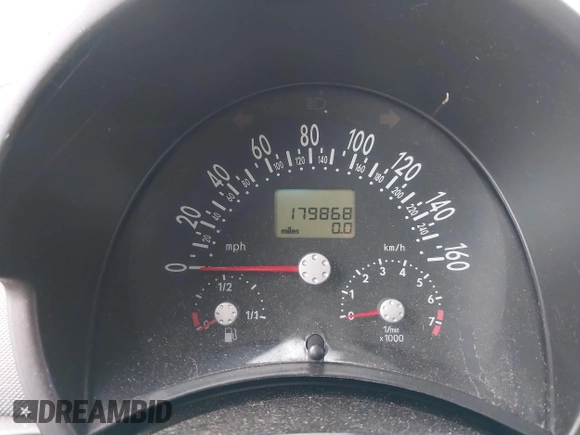 2001 Volkswagen Beetle GLX z VIN 3VWDD21C61M420884, wystawiony jako IAAI lot #40501130 z przebiegiem 179 868 mil mil oraz . Historia ofert i sprzedaży dostępna na DreamBid. Obrazek 7.