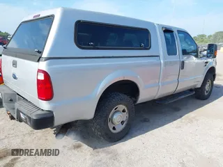 2008 Ford Super Duty F-250 SRW XL with VIN 1FTSX21R28EB04744, listed as a IAAI auction lot 42173672 with 168,960 mi miles. Bid and sale history available at carsss.com. Image 4.