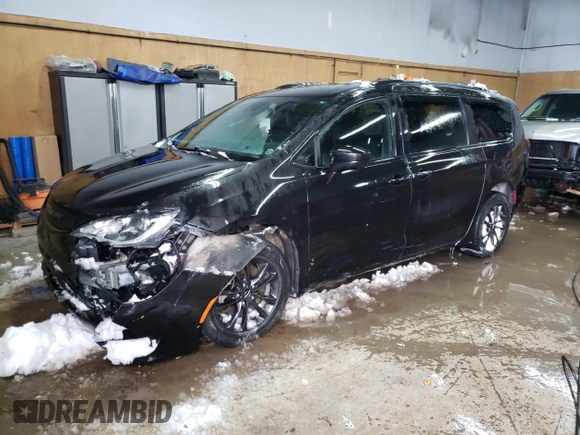 2020 Chrysler Pacifica Launch Edition z VIN 2C4RC3BG3LR263989, wystawiony jako Copart lot #82079334 z przebiegiem 109 707 mil mil oraz Nie do naprawy. Historia ofert i sprzedaży dostępna na DreamBid. Obrazek 1.