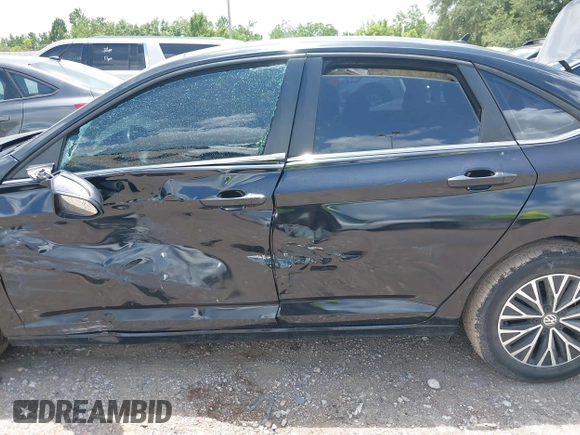 2019 Volkswagen Jetta SEL with VIN 3VWE57BU3KM226899, listed as a IAAI auction lot 42555853 with 88,624 mi miles and . Bid and sale history available at DreamBid. Image 14.