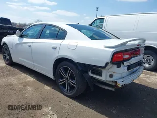 2013 Dodge Charger RT with VIN 2C3CDXDT2DH632082, listed as a IAAI auction lot 41925126 with 186,560 mi miles. Bid and sale history available at carsss.com. Image 3.