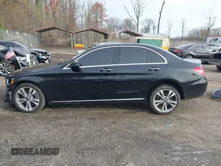 2018 Mercedes-Benz C 300 с VIN WDDWF4KB9JR413830, выставлен на аукционе IAAI как лот 41938545 с пробегом 48 385 миль миль и . История ставок и продаж доступна на DreamBid. Изображение 14.