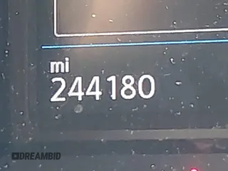 2018 Volkswagen Tiguan S с VIN 3VV1B7AX5JM097778, выставлен на аукционе IAAI как лот 42384582 с пробегом 244 180 миль миль и . История ставок и продаж доступна на DreamBid. Изображение 15.