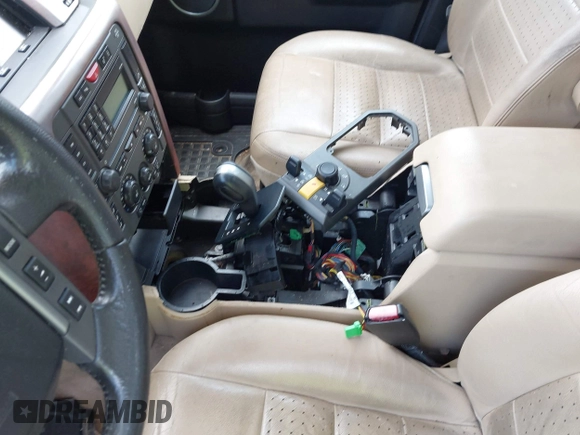 2005 Land Rover LR3 HSE with VIN SALAG25465A341887, listed as a IAAI auction lot 42641947 with 150,200 mi miles and . Bid and sale history available at DreamBid. Image 13.