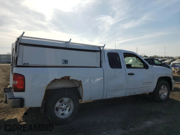 2011 Chevrolet Silverado 1500 LT with VIN 1GCRKSE37BZ422989, listed as a Copart auction lot 49073345 with 198,668 mi miles and Salvage Title. Bid and sale history available at DreamBid. Image 3.