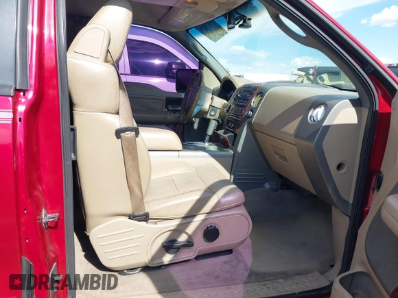 2007 Ford F-150 XL z VIN 1FTPX12V77FB58688, wystawiony jako IAAI lot #42111979 z przebiegiem 207 824 mil mil oraz . Historia ofert i sprzedaży dostępna na DreamBid. Obrazek 5.