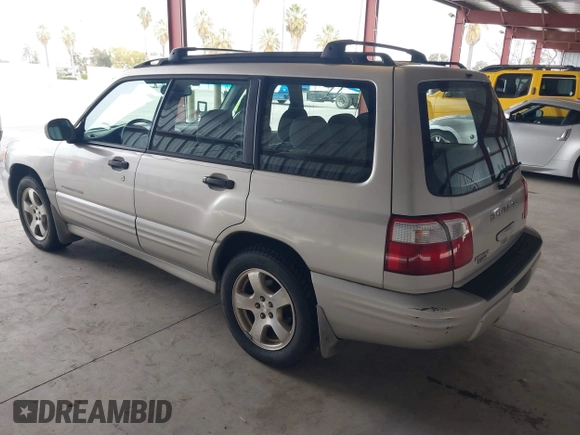 2001 Subaru Forester S w/Premium Pkg with VIN JF1SF65621H736695, listed as a IAAI auction lot 41551303 with 281,518 mi miles. Bid and sale history available at carsss.com. Image 3.