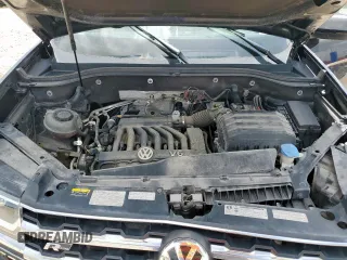 2019 Volkswagen Atlas SE with VIN 1V2XR2CA0KC560587, listed as a Copart auction lot 61511165 with 101,731 mi miles and Salvage title. Bid and sale history available at DreamBid. Image 12.