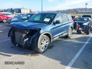 2020 Ford Explorer XLT with VIN 1FMSK8DH9LGB40475, listed as a IAAI auction lot 41138954 with 77,083 mi miles. Bid and sale history available at carsss.com. Image 2.