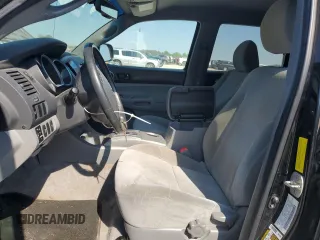 2010 Toyota Tacoma PreRunner с VIN 3TMJU4GN9AM103255, выставлен на аукционе Copart как лот 53799655 с пробегом 210 998 миль миль и Списание • Salvage title. История ставок и продаж доступна на DreamBid. Изображение 7.