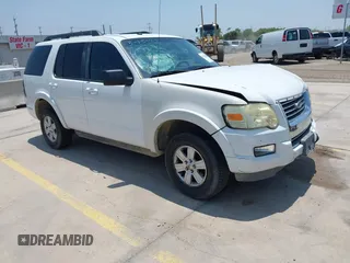 2010 Ford Explorer XLT z VIN 1FMEU6DE9AUA00779, wystawiony jako IAAI lot #42341409 z przebiegiem 146 967 mil mil oraz . Historia ofert i sprzedaży dostępna na DreamBid. Obrazek 1.