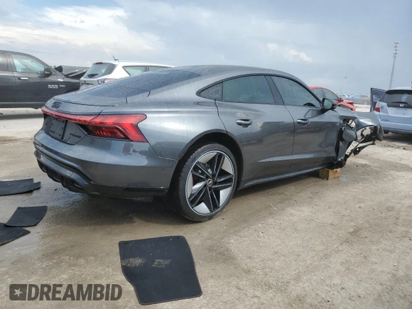 2022 Audi RS e-tron GT z VIN WAUAHBFW4N7902313, wystawiony jako Copart lot #55282983 z przebiegiem 125 mil mil oraz . Historia ofert i sprzedaży dostępna na DreamBid. Obrazek 3.