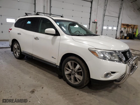 2014 Nissan Pathfinder Platinum Hybrid with VIN 5N1CR2MM2EC645763, listed as a Copart auction lot 52005625 with 155,386 mi miles and Clean Title. Bid and sale history available at carsss.com. Image 4.