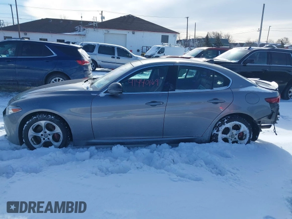 2019 Alfa Romeo Giulia with VIN ZARFANAN6K7601511, listed as a IAAI auction lot 41440169 with 53,104 mi miles. Bid and sale history available at carsss.com. Image 14.