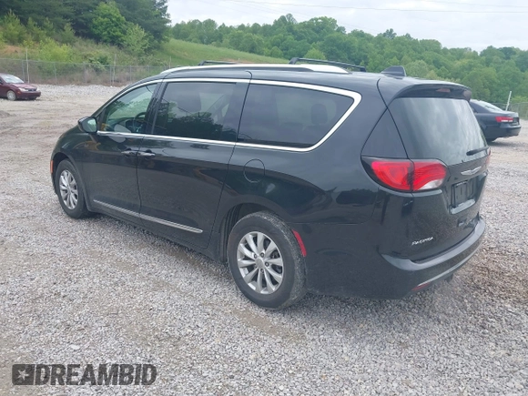 2018 Chrysler Pacifica Touring L z VIN 2C4RC1BG8JR262158, wystawiony jako IAAI lot #42182431 z przebiegiem 65 890 mil mil oraz . Historia ofert i sprzedaży dostępna na DreamBid. Obrazek 3.