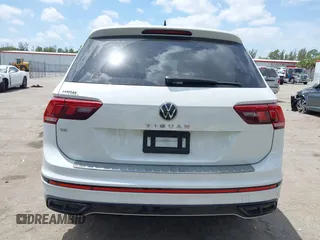 2022 Volkswagen Tiguan SE R-Line Black z VIN 3VVCB7AX5NM138604, wystawiony jako IAAI lot #42104933 z przebiegiem 31 489 mil mil oraz . Historia ofert i sprzedaży dostępna na DreamBid. Obrazek 17.